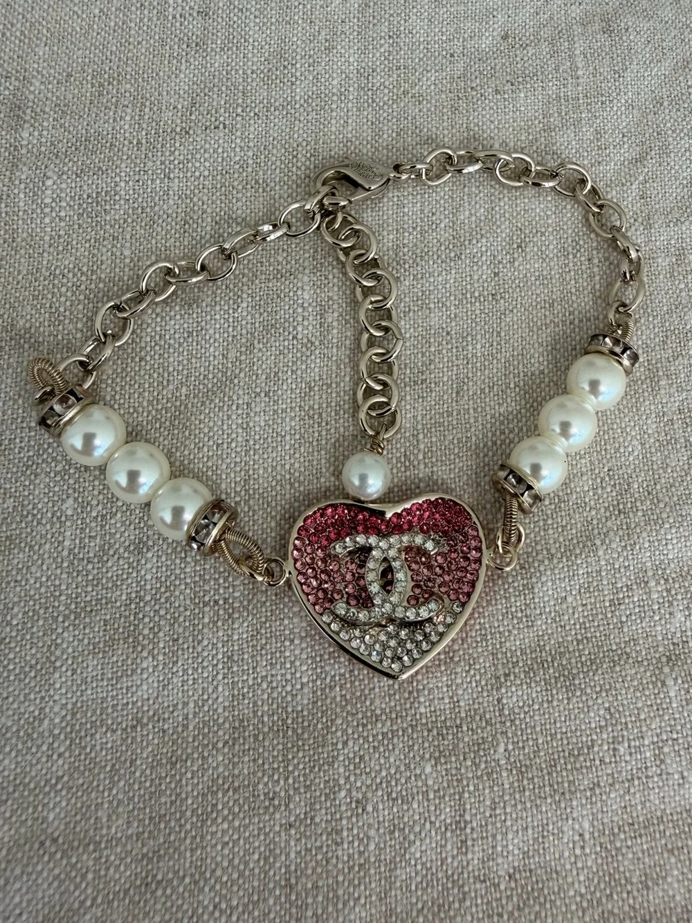 💗CHANEL Pink & White Crystal Heart Pearl Bracelet 🤍